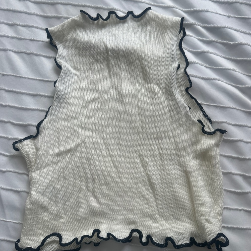 Urban Ruffled Top - Picture 2 of 2